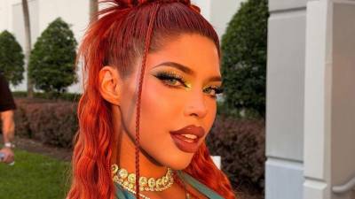 La influencer Yeri MUA atraviesa un momento complicado luego de la controversia generada por sus declaraciones sobre el reality La Mansión VIP y la respuesta pública de la empresaria Sol León, quien aseguró sentirse decepcionada por los comentarios de quien fue una de sus amigas más cercanas.