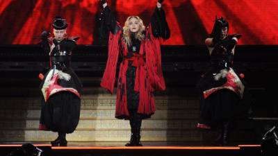 La cantante borró este marte todos los mensajes de su cuenta de Instagram y puso como foto de perfil una imagen suya, borrosa, con la frase 'Time goes by so slowly...', uno de los versos de la canción 'Hung Up', del primer 'Confessions'.