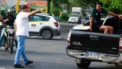 Este martes, los taxistas cerraron los accesos al centro de El Progreso, Yoro desde el puente Pénjamo y otros puntos estratégicos. Sin embargo, las principales salidas y entradas de la ciudad permanecen habilitadas.
