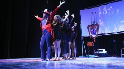 Estudiantes del Centro Cultural Infantil (CCI) deleitaron a los presentes con diferentes obras artísticas, las cuales fueron ovacionadas.