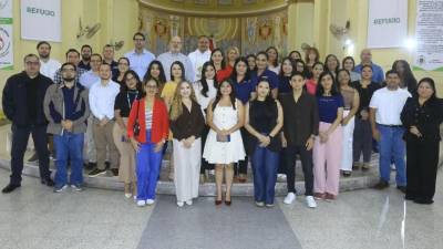 En un ambiente marcado por la camaradería y la satisfacción de celebrar juntos un nuevo capítulo de esta historia, el personal que conforma los distintos departamentos de LA PRENSA festejó este lunes, 26 de octubre, un año más de informar a Honduras a través de un periodismo de calidad, con valores y responsabilidad.