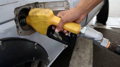 Los transportistas esperan que el precio de la gasolina y el diésel experimente una baja sustancial en las próximas semanas por la caída del barril de petróleo en el mercado internacional.