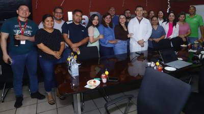 Colaboradores de diferentes departamentos de Diario La Prensa participaron en una charla sobre “Salud nutricional y obesidad”, organizada por la Clínica Martha Larach de Canahuati en el marco del Día Mundial de la Salud.