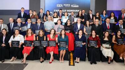 Líderes empresariales recibieron un reconocimiento a su labor en distintos rubros comerciales, siendo ejemplos de credibilidad.