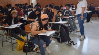 Los aspirantes compiten por un cupo en los 18 programas de licenciatura y los dos técnicos universitarios. ​​​​​