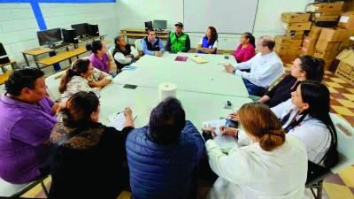 <b>Las lideresas del sector reunidas con el representante del PNUD, Richard Barathe.</b>