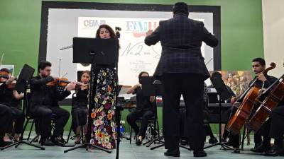 El Concierto de Gala tuvo lugar en la Alianza Francesa de San Pedro Sula, donde decenas de personas disfrutaron de piezas musicales de grandes compositores.