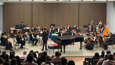 Los maestros brasileños Marcos Machado y Ney Fialkow compartieron escenario con la Orquesta Sinfónica Victoriano López durante el concierto de gala del Primer Festival Internacional Victoriano López, celebrado en San Pedro Sula.