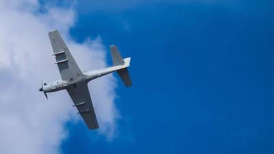 <b>Honduras</b> volvió a poner la mirada sobre el A-29 Super Tucano, una aeronave de fabricación brasileña que fue traída a demostración al país como parte de una evaluación orientada a fortalecer la vigilancia, el control y la protección del espacio aéreo nacional. En la foto, el <b>Tucano T27 de la Fuerza Aérea</b> que fue reportenciado por la empresa Embraer de Brasil.