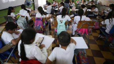 La jornada extendida busca que los estudiantes permanezcan más tiempo en los centros educativos y participen en actividades extracurriculares como arte, pintura y deporte.