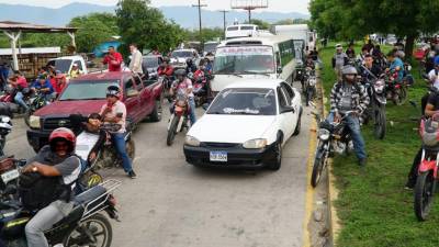El parque vehicular de Honduras está conformado por 3,438,226 unidades, según datos del Instituto de la Propiedad (IP). Entre los vehículos particulares, las motocicletas lideran con 1,744,484 registradas, seguidas por los automóviles, con 1,524,166.