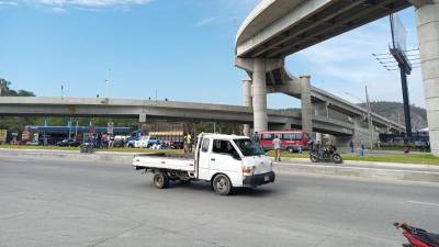 El accidente se produjo en el puente que conecta con la 33 calle.