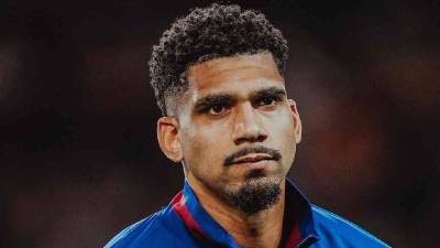 Ronald Araújo no vive un buen momento y ha quedado evidenciado este lunes 1 de diciembre. Desde España revelan la increíble petición que le han hecho al Barcelona en la previa del juego ante el Atlético de Madrid.