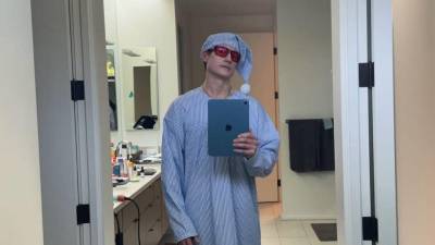 Bryan Johnson, el empresario estadounidense que ha convertido su cuerpo en un laboratorio viviente para desafiar el envejecimiento, sorprendió a sus millones de seguidores al poner en duda la filosofía que ha guiado su vida durante los últimos años. El fundador del Proyecto Blueprint confesó públicamente que comenzó a preguntarse si había llevado demasiado lejos su obsesión por extender la vida humana.