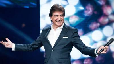 Dante Gebel, pastor y conferencista argentino conocido por su estilo cercano y cargado de humor, volvió a arrancar carcajadas con una anécdota de viaje que, más allá de lo insólito, deja una reflexión sobre la desinformación.