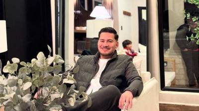 El creador de contenido hondureño Carlos Hernán Martínez atraviesa un momento crítico tras sufrir un accidente de tránsito en las últimas horas, hecho que lo mantiene en estado delicado en un centro asistencial de Tegucigalpa.