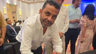 El alcalde de Yuscarán, El Paraíso, Johny Alejandro Carrasco, aseguró que asume “con objetividad y responsabilidad” lo ocurrido en el video en el que aparece consumiendo bebidas alcohólicas y fumando dentro de un salón municipal.