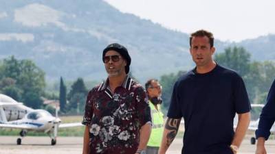 Ronaldinho Gaúcho ha vuelto a sacudir al mundo del fútbol. A sus 46 años, el legendario exjugador brasileño decidió dejar atrás el retiro y volver a vincularse con el fútbol.