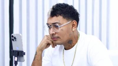 El creador de contenido, Supremo, reaccionó a los mensajes de la presentadora hondureña Milagro Flores, y también confirmó que su historia con ella llegó a su final.