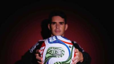 Histórico jugador de Brasil toma drástica decisión con su futuro en el fútbol tras sufrir un episodio cardiaco en pretemporada con su equipo.