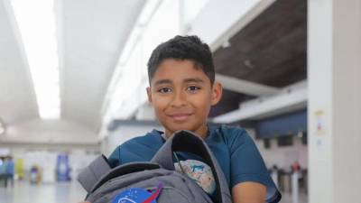 El niño hondureño André Enoc Mejía, de 10 años, participará del 1 al 7 de junio en un campamento internacional de formación en el Centro Espacial Kennedy de la NASA (Administración Nacional de Aeronáutica y del Espacio, de Estados Unidos). Este 30 de mayo viajó acompañado de su madre.