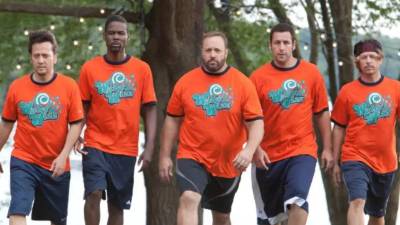 Netflix desarrolla oficialmente Grown Ups 3 (Son como niños), la tercera entrega de la popular comedia protagonizada por Adam Sandler. Aunque diversos reportes indican que los cinco actores principales de la franquicia —Adam Sandler, Chris Rock, David Spade, Kevin James y Rob Schneider— regresarían para la nueva película, Netflix aún no ha confirmado oficialmente el reparto completo.