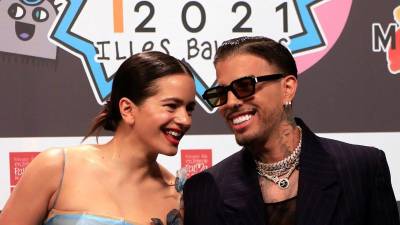 La artista española Rosalía continúa ampliando su universo musical con el estreno del videoclip de Focu ’ranni, una pieza cargada de simbolismo y referencias personales que ha despertado la atención de sus seguidores.