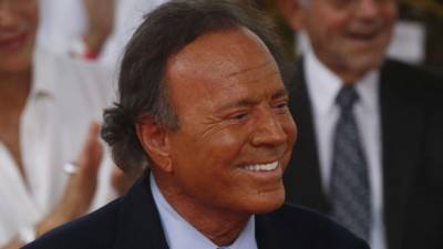La investigación sostiene que el cantante Julio Iglesias no respondió a ninguno de los intentos de contacto realizados por los medios ni por sus representantes legales.