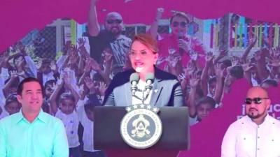 Xiomara Castro durante la inauguración del año escolar.