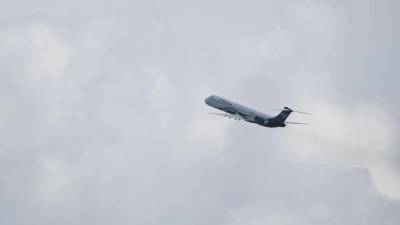 A partir del 1 de febrero de 2026, viajar dentro de Estados Unidos ya no será exactamente igual para miles de pasajeros. En los aeropuertos se aplicará una medida que cambiará la forma de pasar los controles de seguridad. ¿Estás preparado?