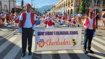 Las escuelas privadas también se hicieron presentes en los tradicionales desfiles de Independencia en La Ceiba.