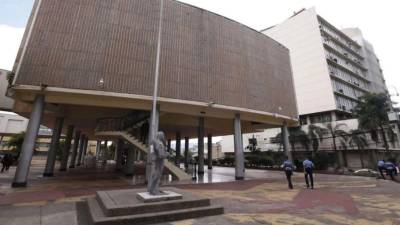 La orden administrativa se produce en un contexto de transición legislativa.