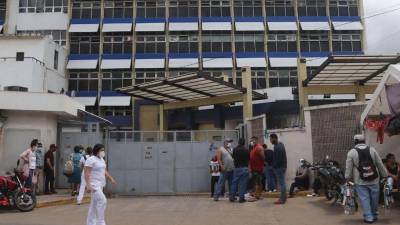 Alrededor de 20,000 pacientes del Hospital Escuela han sido afectados por las asambleas médicas, que se mantienen por el reclamo de salarios atrasados.