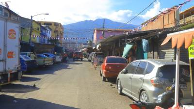 El punto de buses ubicado en el<b> </b>barrio Concepción del centro de San Pedro Sula amaneció vacío.