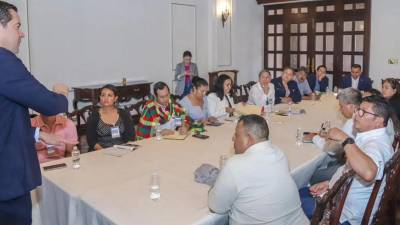 El Gobierno abrió diálogo con magisterio tras el llamado a un paro de brazos caídos.