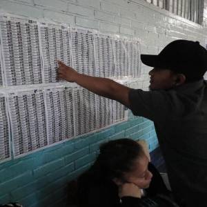 Reacciones de la oposición a retrasos y anomalías en elecciones