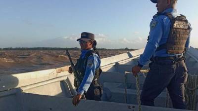 La Fuerza Naval, Fuerzas Armadas, alcaldía, Codem y comunidad de Brus Laguna, se sumaron a la búsqueda.