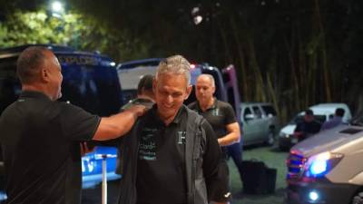 Reinaldo Rueda atendió a los medios de comunicación que esperaban el arribo de la Selección de Honduras en México.