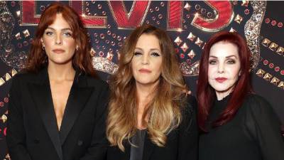 Riley Keough, Lisa Marie Presley y Priscilla Presley en la premier de la película “Elvis” en 2022.