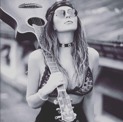 Se conoce a la curvilínea dama por la que Criss Angel dejó a Belinda