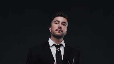 El cantante español Beret llegará a Honduras este 23 de mayo con un concierto que promete conquistar los corazones de sus seguidores. El intérprete de éxitos cargados de emociones se presentará en el Nacional de Ingenieros Coliseum de Tegucigalpa como parte de su esperado Tour 2026.