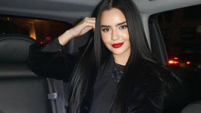 Zu Clemente sigue dando pasos importantes en su carrera como modelo.