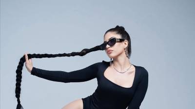 Hermosa, disciplinada, carismática y dueña de una elegancia natural, así es Sayra Yariela Cerrato García, quien se ha convertido en una de las aspirantes que más expectativa despierta rumbo al Miss Honduras Universo 2026. La representante del departamento de Comayagua ha logrado conquistar al público no solo por su belleza, sino también por la seguridad, inteligencia y sensibilidad con las que habla de sus sueños y de las causas que desea impulsar desde la plataforma del certamen.