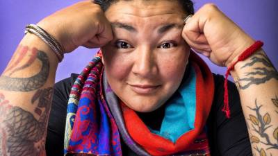 La chef Melissa Araujo es hija de un padre hondureño y una madre italiana, ha establecido su residencia en Estados Unidos, específicamente en Nueva Orleans, donde ha dejado una huella significativa en el ámbito culinario.