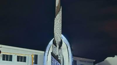 Esteticamente el obelisco cuenta con iluminación nocturna que será un atractivo visible, tanto en la cercanía como visto desde varios kilómetros.