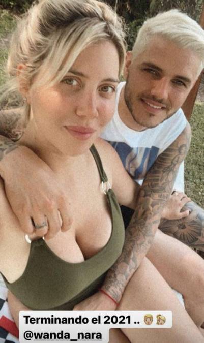 Icardi: El delantero argentino del PSG despidió el 2021 junto a su pareja sentimental Wanda Nara. Estuvieron a punto de separarse, pero finalmente se reconciliaron.