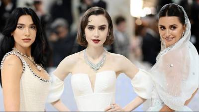 Dua Lipa en Chanel Couture, Lily Collins en Vera Wang y Penélope Cruz en Chanel.