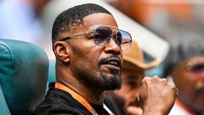 El actor Jamie Foxx sigue hospitalizado.