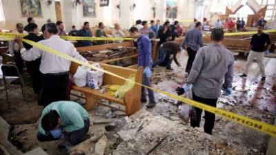 El grupo yihadista Estado Islámico (EI) asumió hoy a través de su agencia de información 'Amaq' la autoría de los dos atentados.