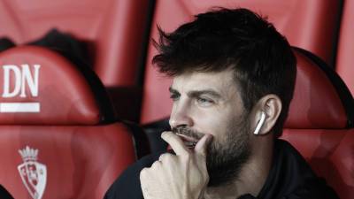 Piqué estuvo en el banquillo de suplentes y fue expulsado por el árbitro central Gil Manzano.
